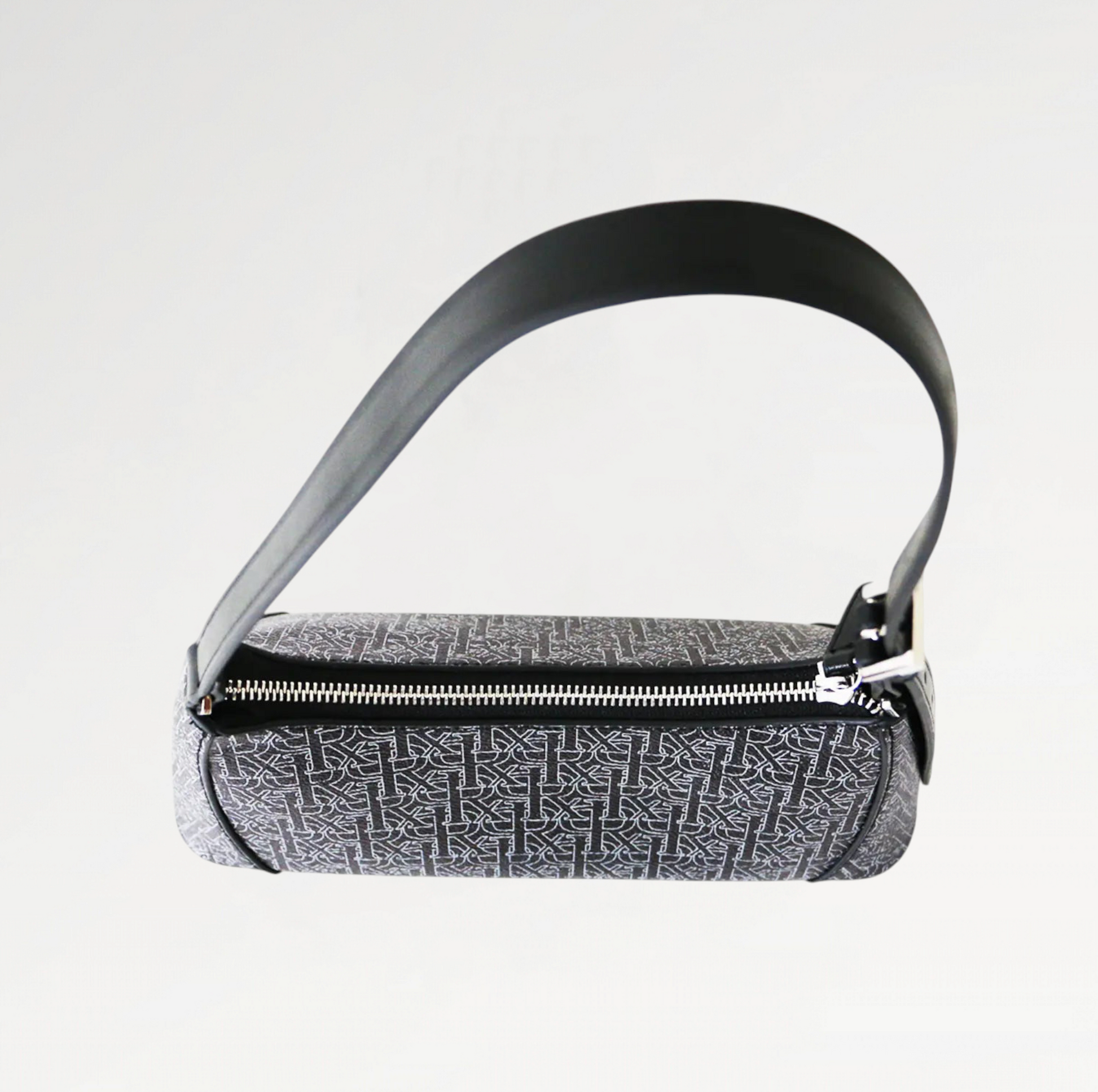 rebelle-sac-a-main-rcdp-pyra-sac-a-main-creator-chic-cuir-vegan-monogramme-luxe-fashion-recycle-mode-noir-femme-love-belle-elle-coeur-pirate-caraibe-design-pyramide