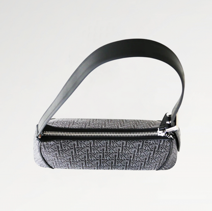 rebelle-sac-a-main-rcdp-pyra-sac-a-main-creator-chic-cuir-vegan-monogramme-luxe-fashion-recycle-mode-noir-femme-love-belle-elle-coeur-pirate-caraibe-design-pyramide